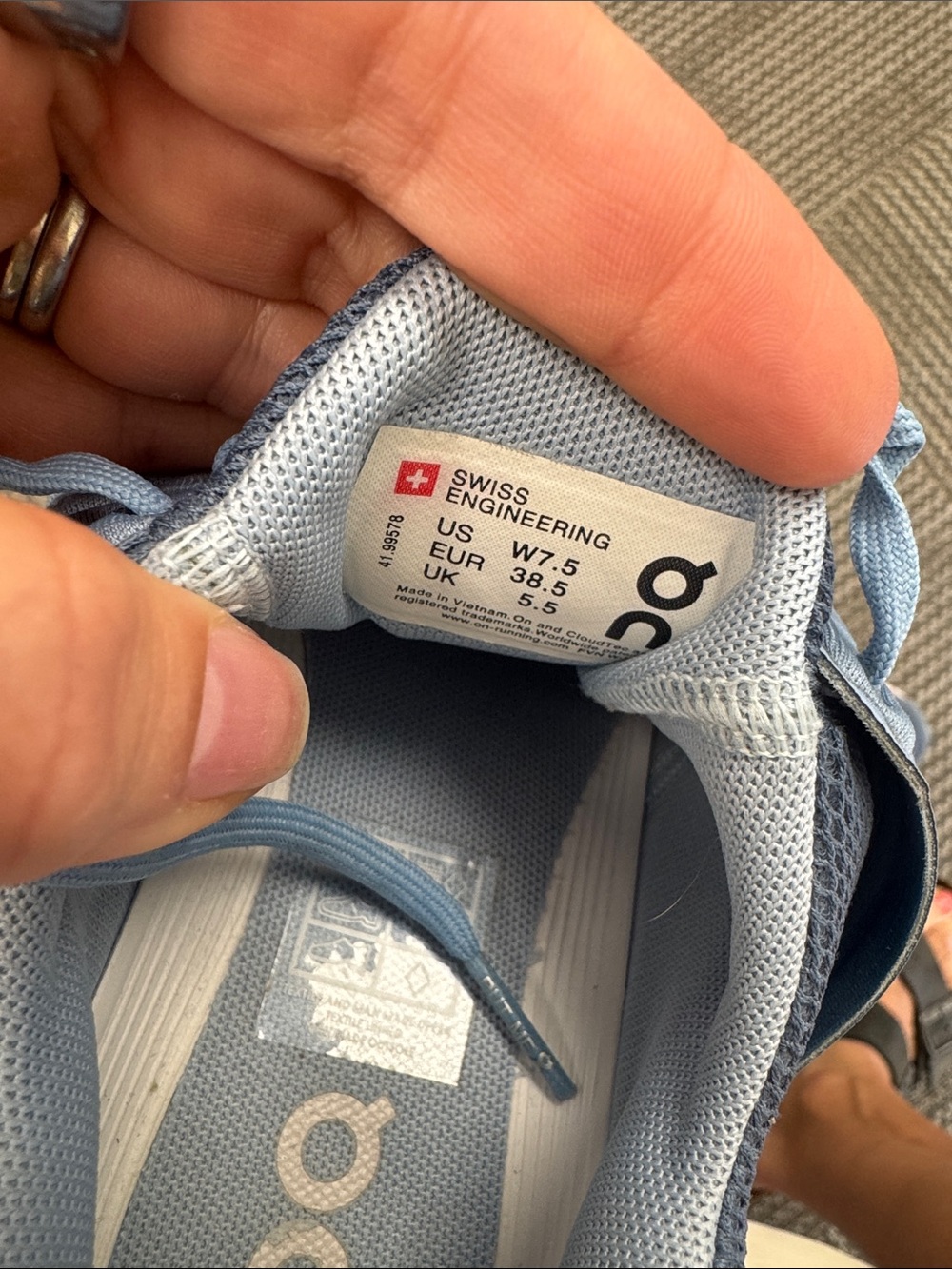 ON RUNNING Cloudswift Sneakers Running Shoes in Blue, size 7.5 - Picture 10 of 10